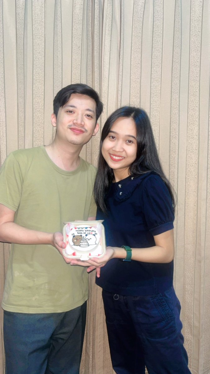 bungaadindar_'s tweet photo. —happy birthday to the best person in my life!💛. Timakaci sudah merayakan ulang tahun bersama di 1 kue yg sm💛. Timakaci sudah menjadi pasangan yg baik. Timakaci untuk pelajarannya. Semoga di umur yg baru ini bs jd lebih baik&amp; dewasa!. I love you so much sayang!💛 @Randyanttra1 https://t.co/jgFDoUWQJs