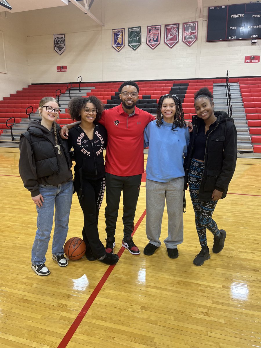 Lady Pirates Basketball tweet media