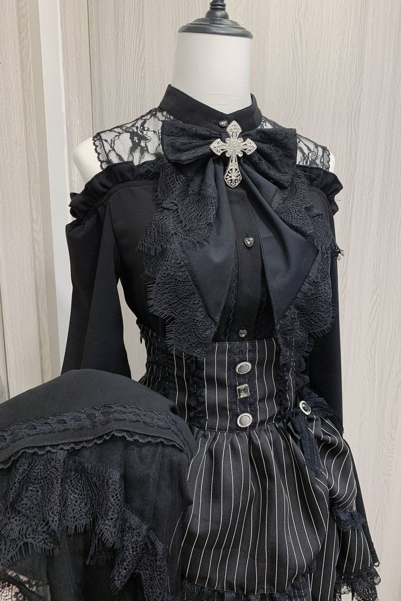 LilyBlack_shop's tweet photo. ʚ🎀 𝕃𝕚𝕝𝕪 𝔹𝕝𝕒𝕔𝕜プレゼントキャンペーン🎀 ɞ

地雷レースクロスオフショルダートップス
https://t.co/V0av7YMS44

ʚ♥参加条件♥ɞ
➽@LilyBlack_shop　 をフォロー
➽このツイートをRT
➽欲しいカラーを引用RTまたはコメントで当選確立UP

ʚ♥締め切り♥ɞ
　　12/27 https://t.co/uN431k4Nux
