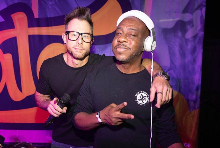 EXXXOTICA's tweet photo. Featured Post: Stage Act: Main Stage Hosted By J Randall & DJ Geenius https://t.co/RR3SFMD4XF
#Chaturbate #ChicagoIL #EdisonNJ #MainStage #MiamiFL #OfficialDJ #OfficialEmcee #WashingtonDC https://t.co/oaPP0nX7T8