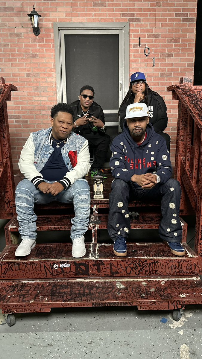 spittywill's tweet photo. wit some legends! @HotBoyTurk32 @juviethegreat @manniefresh #offtheporch https://t.co/bVLjOM7PnY