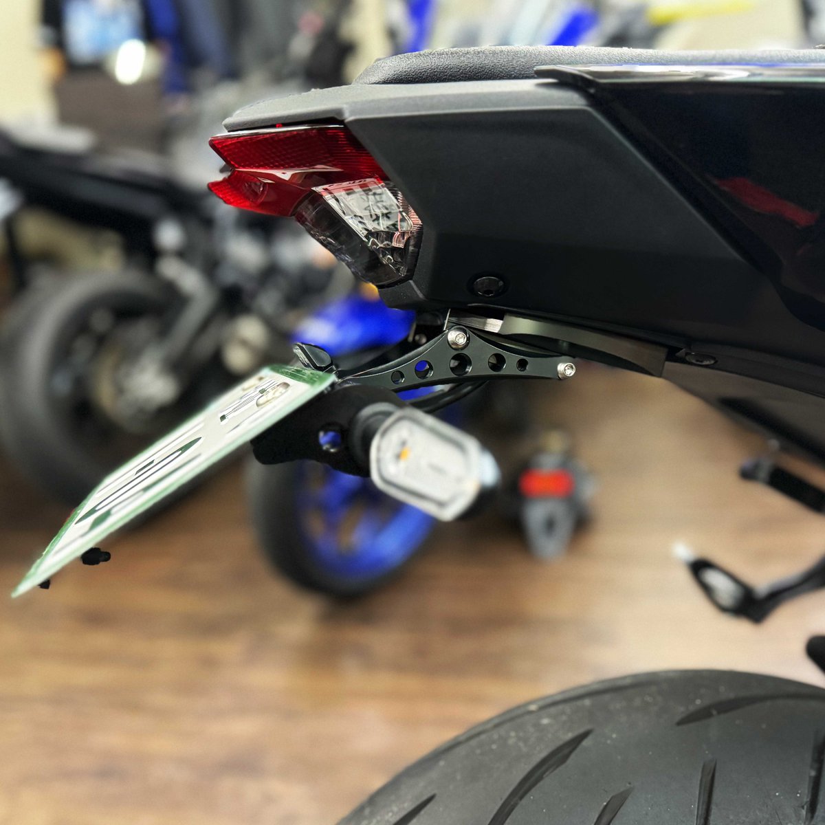 YMCK_Component's tweet photo. 【新製品発売開始予定のお知らせ】

明日11月29日（金）よりXSR900でお馴染みの、CNCライセンスプレートホルダーに、MT09/SP/Y-AMT（2024-）用を販売開始予定です😃

皆様のご注文お待ち申しあげております🙏

#mt09 
#Yamaha 
#xsr900
#sxr900gp
#YAMT
#YMCK 
#ymckcomponent
#削り出し
#cnc