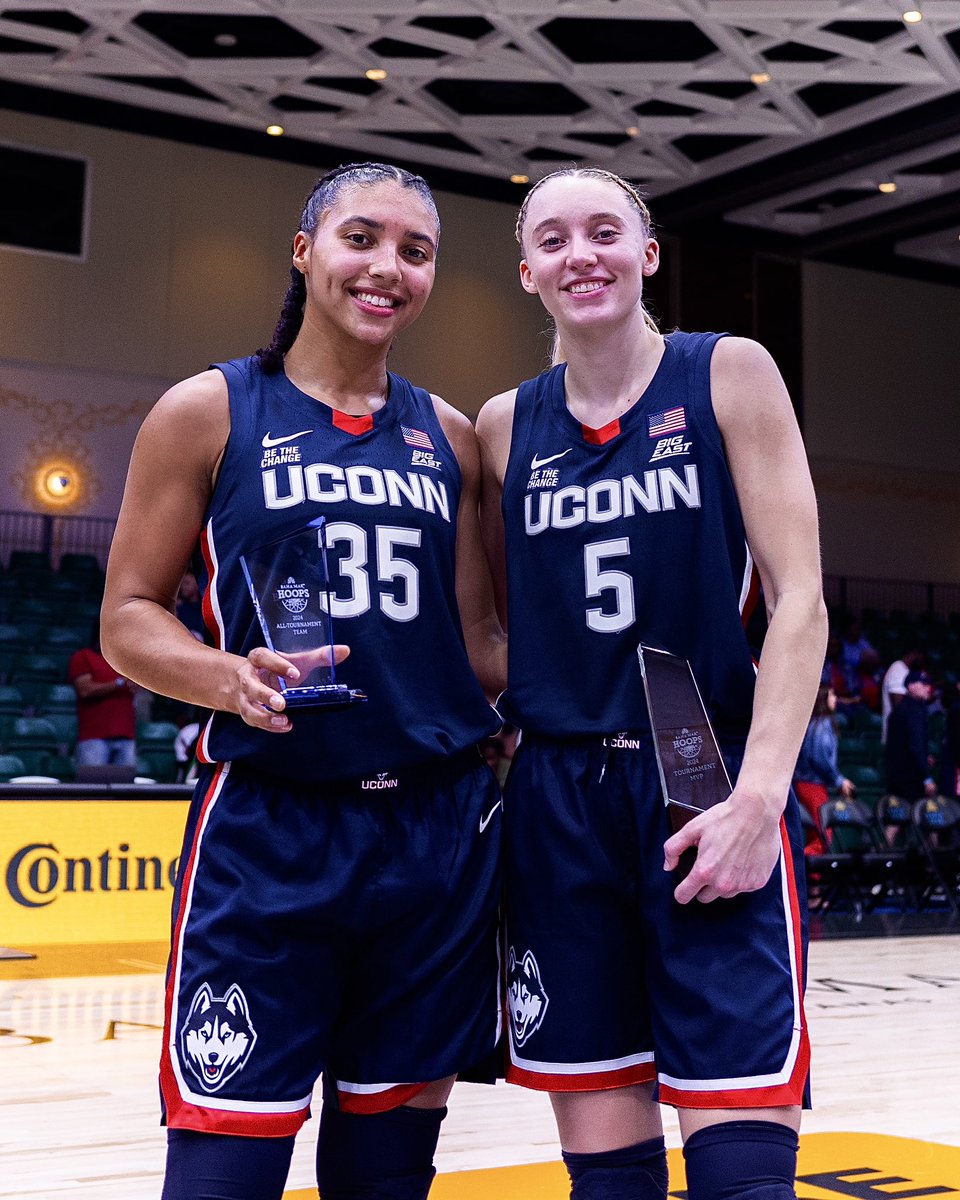 UConnWBB's tweet photo. MVP: Paige Bueckers
All-Tournament Team: Azzi Fudd

👏 https://t.co/QgCZn915Hl