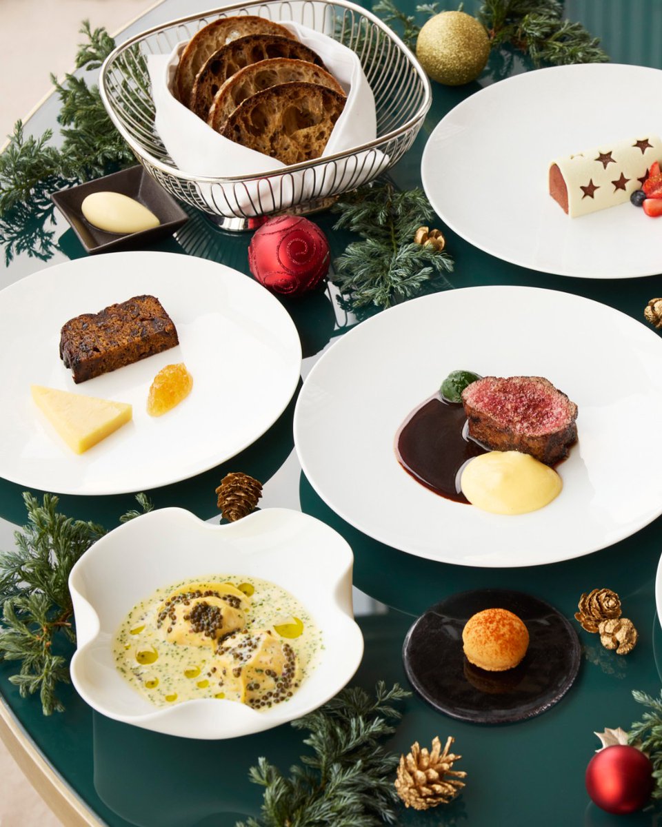 FSTokyo's tweet image. 2025年ミシュランガイド東京掲載のフレンチビストロが贈る、特別な一日を華やかに彩るフレンチコース7品🌟 

期間: 2024年12月24日(火)、25日(水)、31日(火) 
料金: 35,000円（税サ込み）　
予約: オンラインbit.ly/3CWb0KPまたは 03-5222-7228

#クリスマスディナー #丸の内ディナー