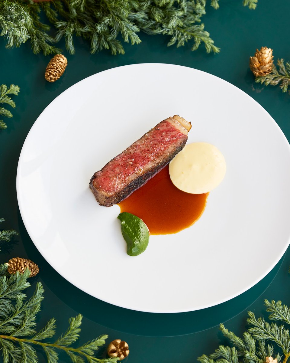 FSTokyo's tweet image. 2025年ミシュランガイド東京掲載のフレンチビストロが贈る、特別な一日を華やかに彩るフレンチコース7品🌟 

期間: 2024年12月24日(火)、25日(水)、31日(火) 
料金: 35,000円（税サ込み）　
予約: オンラインbit.ly/3CWb0KPまたは 03-5222-7228

#クリスマスディナー #丸の内ディナー