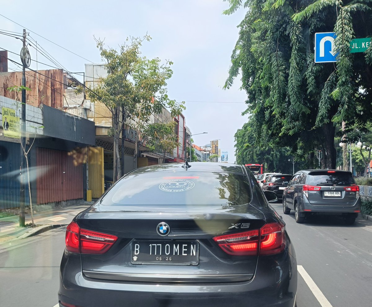 Memang boleh request plat nomor model begini ya 

<a href="/e100ss/">Radio Suara Surabaya</a> <a href="/polantassby/">Polantas_surabaya</a> <a href="/PolrestabesSby/">Humas Polrestabes Surabaya</a> <a href="/PolkamRI/">Kemenko Polkam RI</a> <a href="/ListyoSigitP/">Listyo Sigit Prabowo</a>