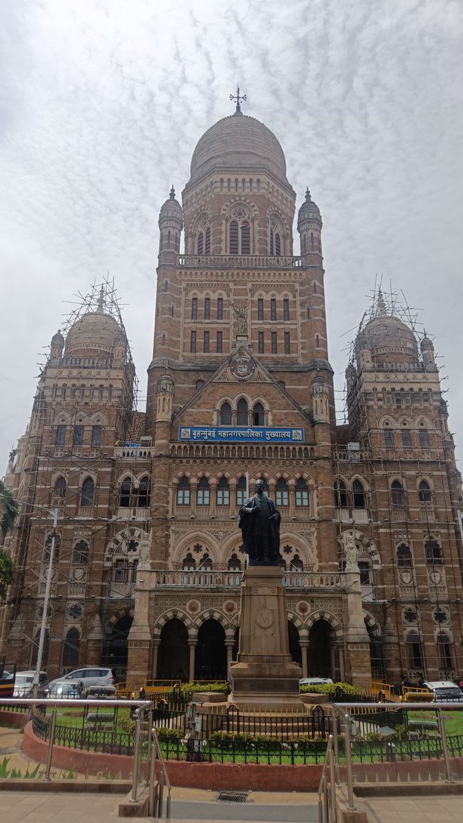 OMPAT_96K's tweet photo. 12वी + engineering degree करणं हा गुन्हा आहे का? 12वी करून engineering केलेल्या विद्यार्थ्यांना मुंबई महानगरपालिकेने कनिष्ठ अभियंता भरती पासून लांब ठेवून लाखो बेरोजगारांवर अन्याय केला आहे.

#degreeforBMCJE
@degree_holders 
@NANA_PATOLE 
@Dhananjay_AAP https://t.co/gm3pZ3w21f