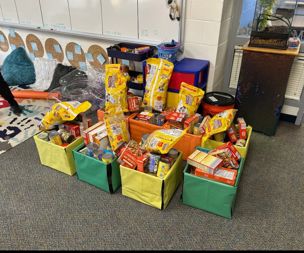shout out to our <a href="/MalcolmMustangs/">Malcolm ES</a> Kindness Squad and Random Acts of Kindness Club for helping our families during the Holiday! #KindnessMatters <a href="/CCPS_PPWsRock/">CCPS PPWs</a>