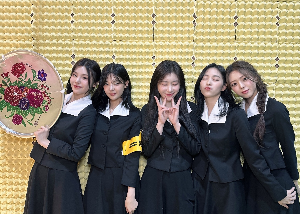 쟁반 내려 쟁반 올려 쟁반 내리지 말고 올려
쟁반 올리지 말고 내려 쟁반 올려 쟁반 내려

오늘 오후 6시 ITZY의 ✨쟁반놀이방✨ 으로 초대합니다 🎤

#ITZY #MIDZY <a href="/ITZYofficial/">ITZY</a>
#ITZZZ #ITㅋㅋㅋ