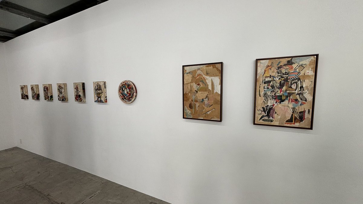 explosion8982's tweet photo. #ヨルシカ_太陽 #ヨルシカ
太陽展行ってきた
作品の立体感とかキャンバスの横にも絵柄書いてたりとか壁面にほんものの羽貼ってたりとか作品の世界を落としこめてるのがすごいなって思いました
あと個人的には絵の雰囲気が盗作の時っぽくて懐かしかったです https://t.co/rgjXsXJbtr