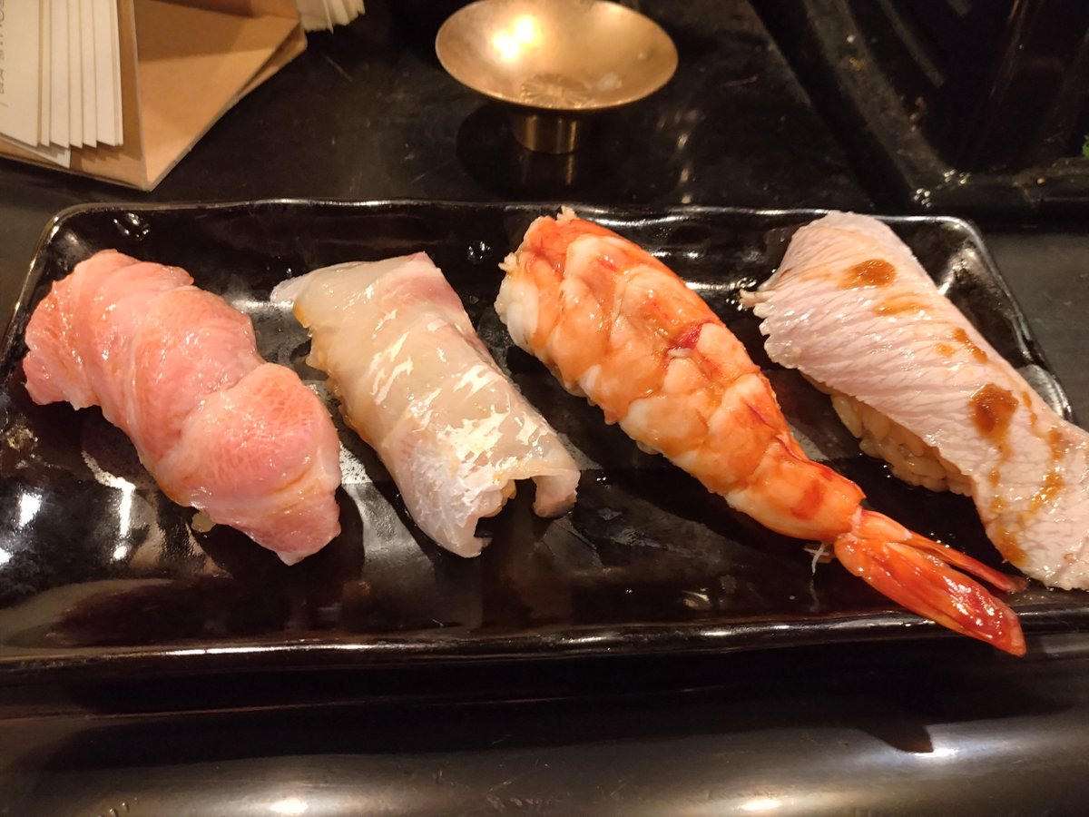 NewVegeta2020's tweet photo. 大トロ、真鯛、海老、炙り鰤
赤身、島寿司、秋刀魚、穴子、玉子
イクラ、赤貝ヒモ、雲丹

#玄鮨
#新代田
#井の頭線 https://t.co/encru66oWk