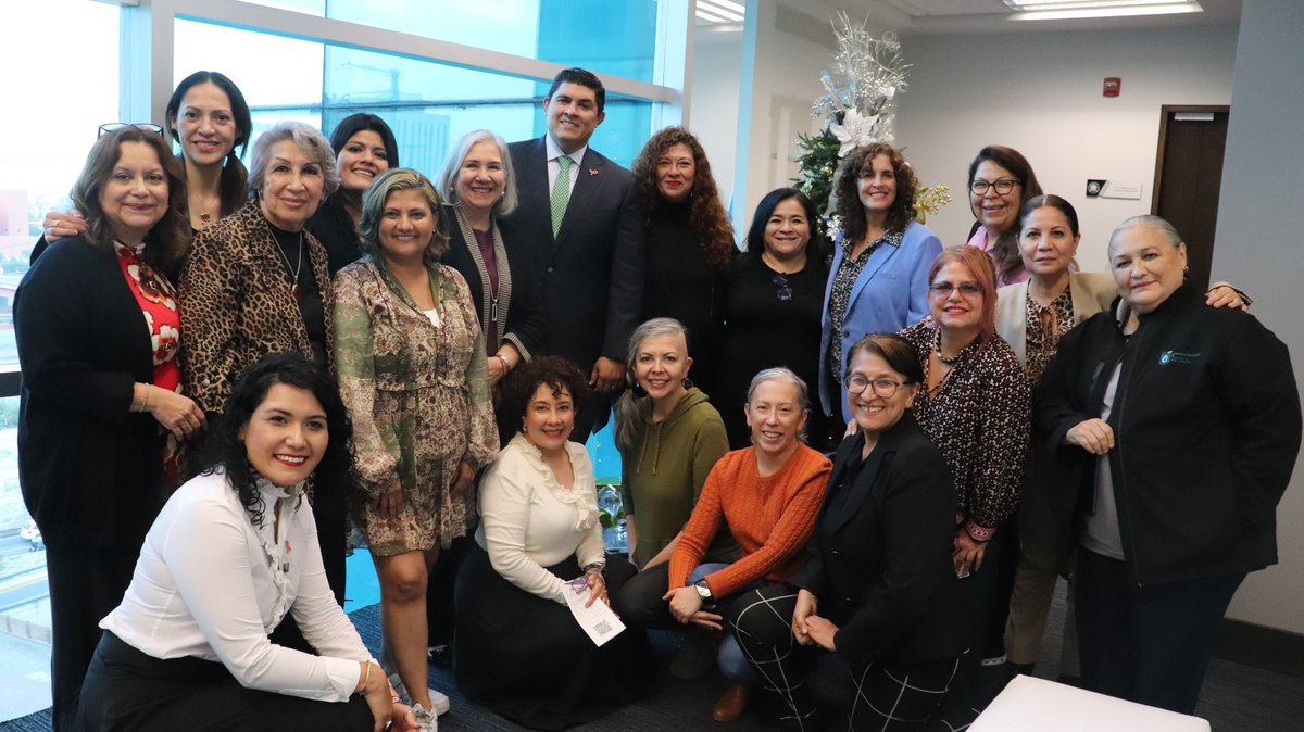 En colaboración y apoyo al trabajo de Fotógrafas de Mexico puntocom inauguramos la exposición “punto de inflexión” como parte de las actividades de la FDE en el marco del 25N Día Internacional para erradicar la violencia contra la mujer #UNETE #NoHayExcusa #NoMásViolenciaDeGenero