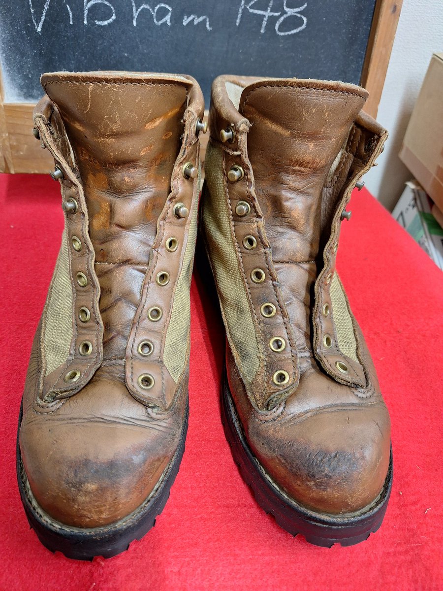 hoprepair1997_'s tweet image. 高崎市は風が強いです
今日は「いいニッパーの日」
だそうです
色々あるんですね😊

Danner Light （ダナーライト）のソールをオリジナルと同じVibram148で交換しました

#ダナーライト
#danner
#ブーツ修理
#靴修理
#ほっぷ高崎
#群馬県