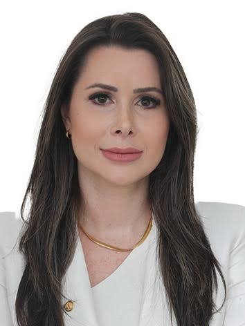 OrestesBrasil's tweet photo. Quem aqui acredita que se a deputada Carol de Toni fosse estuprada ela iria gerar o filho do estuprador?

Essa ordinária está tentando acabar com o aborto legal em casos de estupro, isso é algo que pune a vítima duas vezes.

Quem diria. uma mulher encabeçando a PEC do estupro! https://t.co/ycuExTWpU7