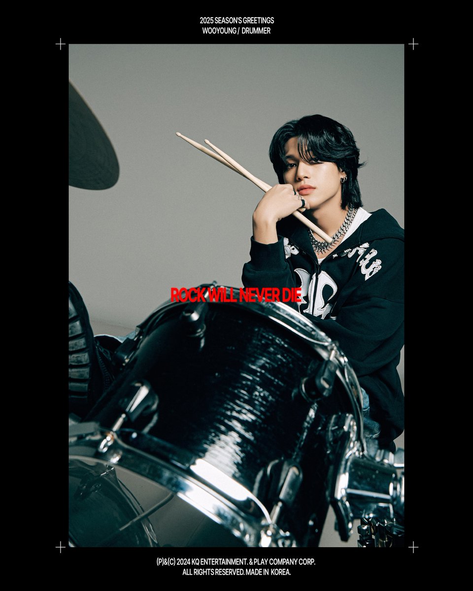 [📷] 2025 SEASON'S GREETINGS '우영(WOOYOUNG)'

ROCK WILL NEVER DIE !🎸

PRE-ORDER : 2024. 11. 29 (FRI) 1PM ~
RELEASE : 2024. 12. 19 (THU)

#2025SEASONSGREETINGS
#ATEEZ #에이티즈 #WOOYOUNG #우영