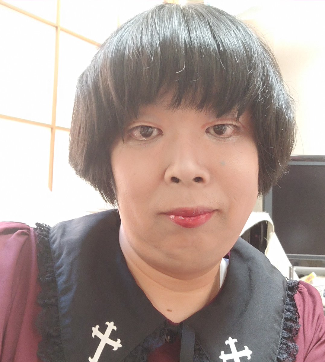 今日もお化粧してみました❗
中々うまくいかないですね(´・c_・`)
前回よりはうまくなったかな？
#女装・男の娘