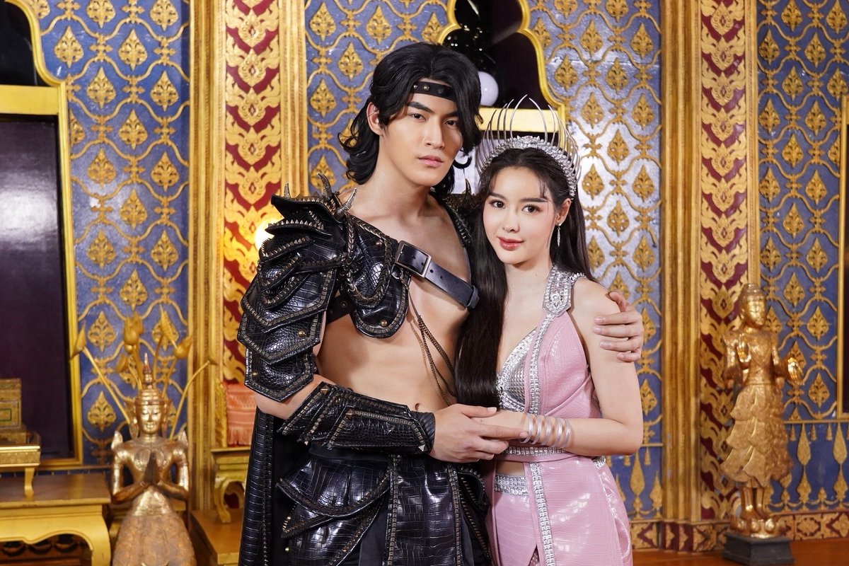 prjipata's tweet photo. “ไอซ์ ปรีชญา” ยิ้มพีเรียดเรื่องแรก พาปังฟีดแบ็ก บทตะเภาทอง เข้าตาแฟนละคร

https://t.co/wCoXDuECnI

#IcePreechaya #Ohm_Thitiwat #TRUEIDTV #ช่อง8 #ช่อง8กดเลข27 #ละครช่อง8 #ศึกเสน่หาไกรทองชาละวัน #โอห์มฐิติวัฒน์ #ไอซ์ปรีชญา https://t.co/an1S0YOKri