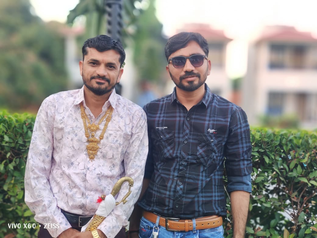 hardev_vala's tweet photo. મારાં જીગરજાન ભેરુ અને સાચા સંબંધોને સમજનાર એવા મારાં ભાઈને જન્મ દિવસની શુભેચ્છાઓ
Happy birthday dk ભાઈ 
#happybirthday @Dkchauhan5212 https://t.co/EUJosj3B0Z