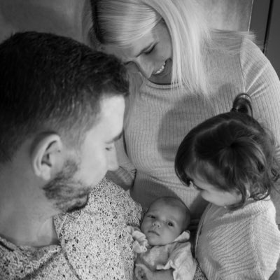 fiofioo_B's tweet photo. #NouvellePhotoDeProfil 
Mon plus beau chapitre, ma famille 🥹♥️ https://t.co/jNNnWm2cJi