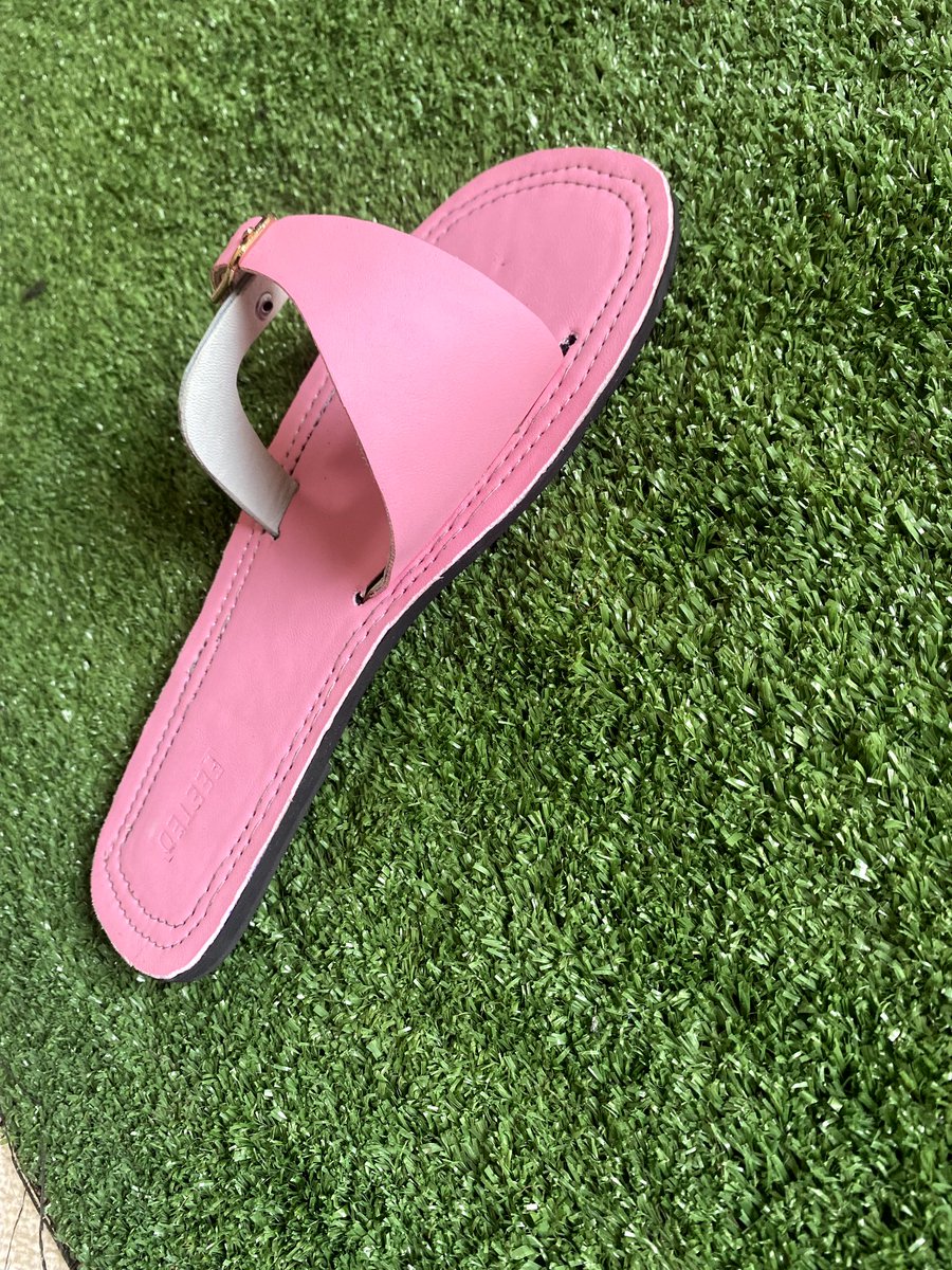 JustOlamilekan_'s tweet image. Pretty ladies wear pink or lemon?
With just 5k, you can get this slippers starting from Dec 1st.