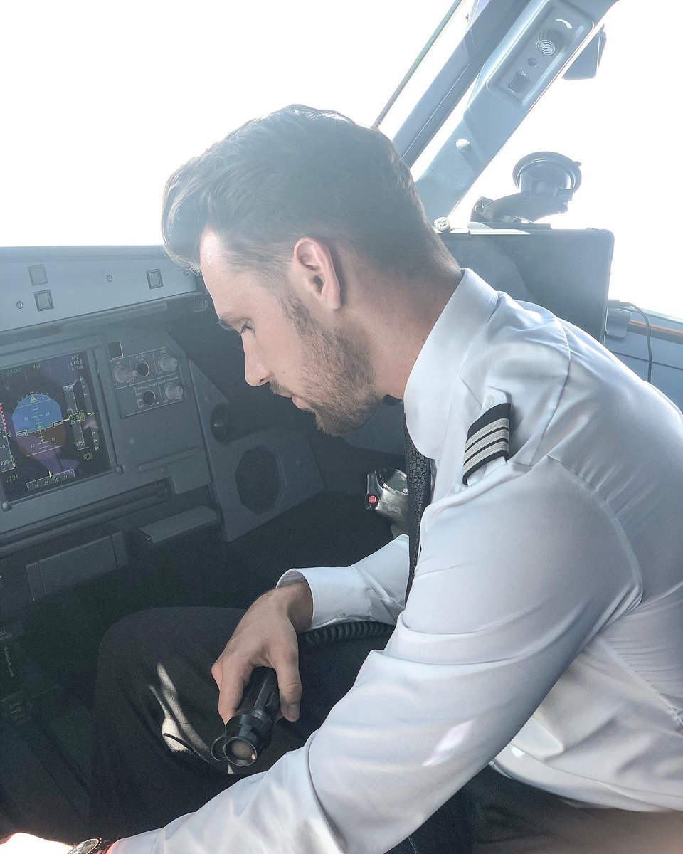 Pilot_Dominic_K's tweet photo. First time as a pilot https://t.co/jBNZ3DpErT