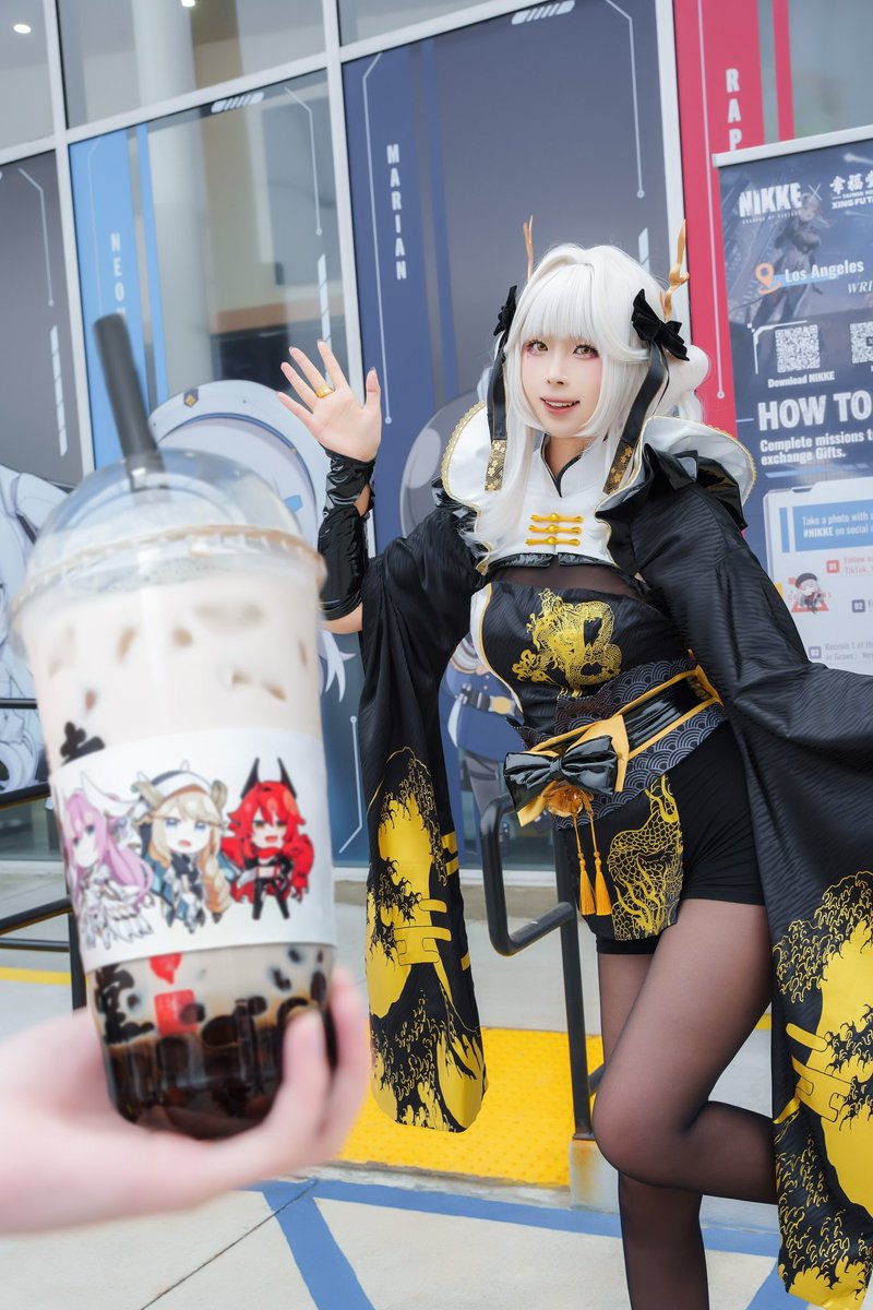 0908__kaori's tweet photo. ✨Let’s go grab some boba, Commander
🐰🐰🐰
Thank you Commanders, for celebrating #NIKKE2ndAnniversary with us. This @NIKKE_en x #XingFuTang @xingfutangsocal event was such an incredible experience!💖
I’ve always dreamed of playing cards and sipping on endless boba milk teas together—this was the perfect way to make it happen! Hope you had as much fun as I did 😆
#nikke #nikkegoddessofvictory #nikkecosplay #blanc #nikkegoddessofvictoryblanc #cosplay #cosplayer