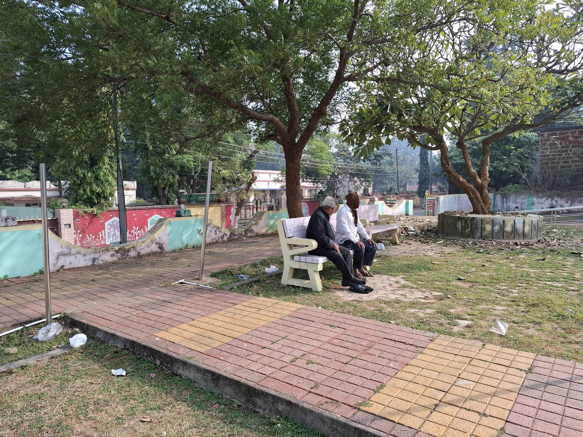 mastergurudevji's tweet photo. ଛଅ ନମ୍ବର ୱାର୍ଡ ସ୍ଥିତ ବହୁତ ସୁନ୍ଦର ପାର୍କରେ ସମସ୍ତେ ମନ ଶାନ୍ତି କରିବାକୁ ଆସୁଛନ୍ତି ହେଲେ ଏହାର ଯତ୍ନ ନେବା ବି ଆମର ଦାୟିତ୍ଵ, ଦୟା କରି ଅଳିଆ ଆବର୍ଜନା ପକାନ୍ତୁ ନାହିଁ, ପୌର କର୍ମୀ ମାନେ ମଧ୍ଯ ସଫା କରୁ ନାହାଁନ୍ତି ତେଣୁ ଅନୁରୋଧ ଏହା ପ୍ରତି ଧ୍ୟାନ ଦିଆଯାଉ ।
@dhenkanalm_hud @districtadmndkl https://t.co/eWmb3X5Jey