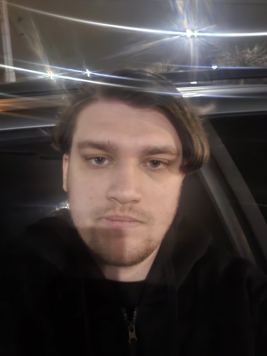 Shocking news. After a long 6 year stint, Accordion has cut his hair for the first time.
Cry as he no longer looks the same.
But worry not, it'll grow back soon enough!