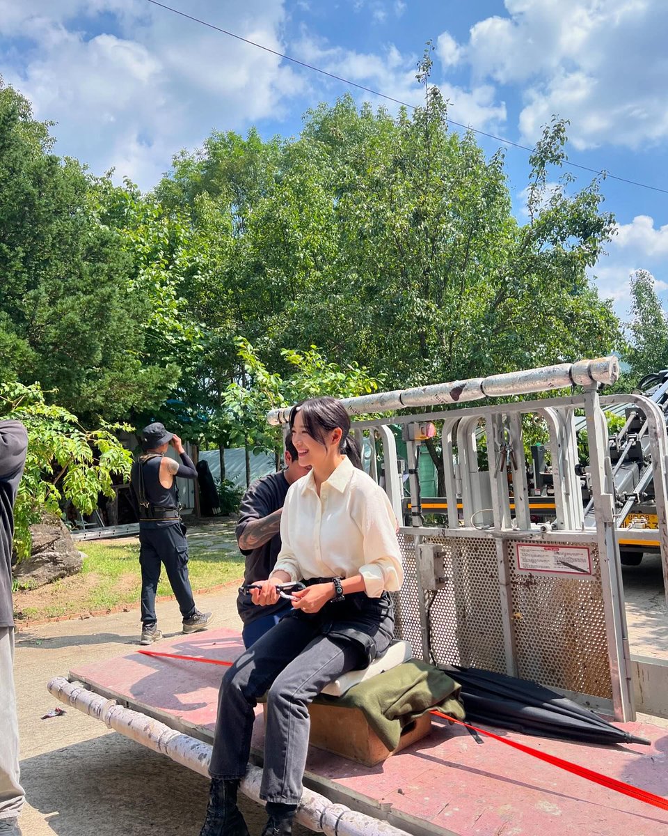 sejeontg's tweet photo. Sneak  peek  into  my  day  job.  Loving  every  minute  of  it! https://t.co/YHMH4i0B4B