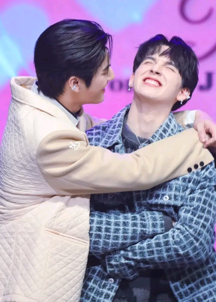 <a href="/zoomdara409/">zoomdara official</a> This lovely couple 💖😻. 

#ZoomdaraAwards2025
#MosBank #Moslhong #ISBANKY
#บอสของมอสแบงค์ #มอสแบงค์