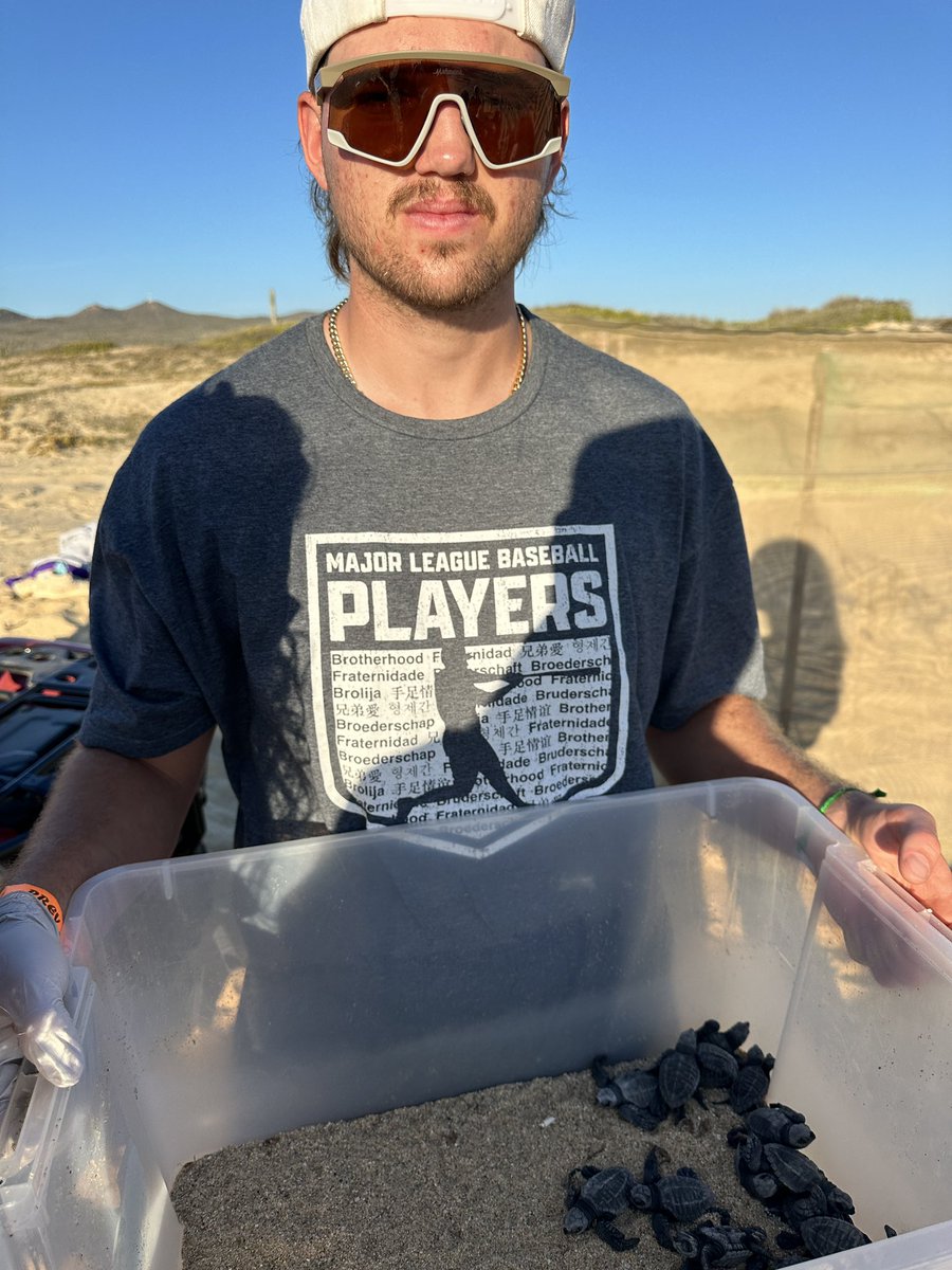 KamdynPerry30's tweet photo. Turtle Release Day in Cabo!

#TurtleRelease #CaboSanLucas     #ProtectOurOceans https://t.co/BZWikcbVXW