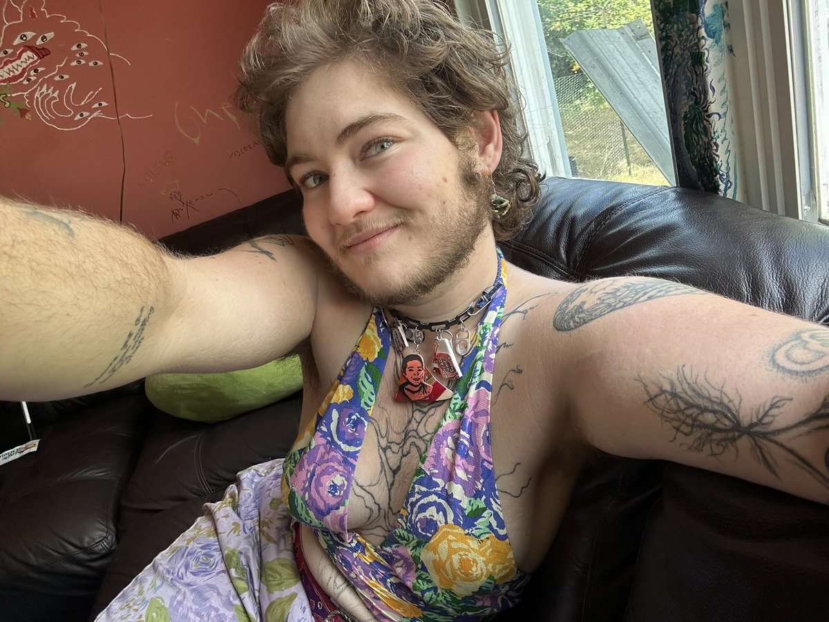 princeadorable's tweet photo. You know how I know I’m not a girl? When people perceive me as a girl, it turns me on a little bit. 😊🤫😘 #ftm #trans #femboy https://t.co/fmJ5gNmohR