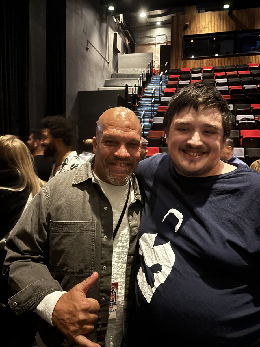 Thanksgiving Eve watching #Survivor with some of my favorite players! Thanks for another awesome watch party! <a href="/BriceAndWen/">#BriceAndWenPresent</a> <a href="/wendellholland/">Wendell Holland • HGTV</a> <a href="/BriceIzyah/">Brice Izyah</a> <a href="/HobokenMikeT/">Stan Mike Turner</a>