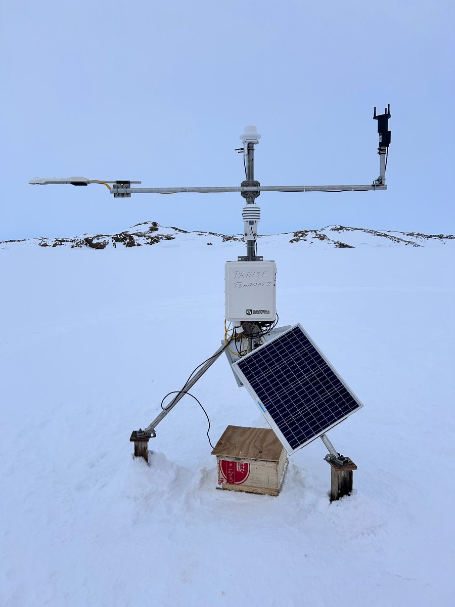 PRAISE_NCPOR's tweet photo. Radiation measurements are one of our focuses in terms of sea-ice energy budgets!🌍❄️The PRAISE team installing a MET TOWER system on the sea ice covered regions of Prydz Bay, East Antarctica. #44ISEA @ncaor_goa 
@moesgoi 
@JensonGeorge12 
@campbellsci_eu https://t.co/AcbEdveXwB