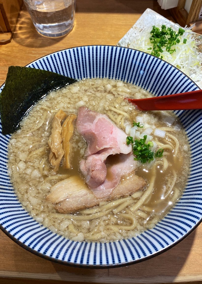 7NATADE's tweet image. 上野にあるラーメンたかはし🍜
背脂煮干し醤油最高！美味しかった🤤✨