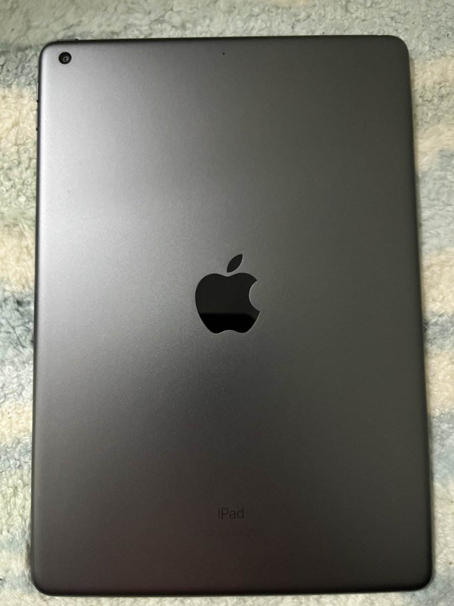 jokershaco's tweet photo. Nak jual iPad.. 
iPad 9th gen 64gb. Jarang gune, condition 9/10
Beli 2023.
All in : iPad, apple pencil, adapter, cable, casing
RM 1000

PM for more info. https://t.co/b74Nc0Ln71