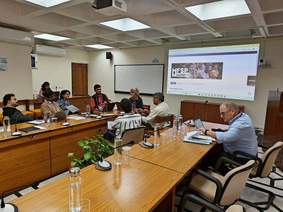 NImmunology's tweet photo. @HFSP MasterClass gives its participants the unique opportunity to learn grant writing from experienced HFSP reviewers. 
It's first edition unites researchers from India🇮🇳, South Korea🇰🇷, &amp; South Africa🇿🇦.
Here's some action from the #HFSPMasterclass at India Hub @NImmunology📸👇 https://t.co/Kw885YvnRH