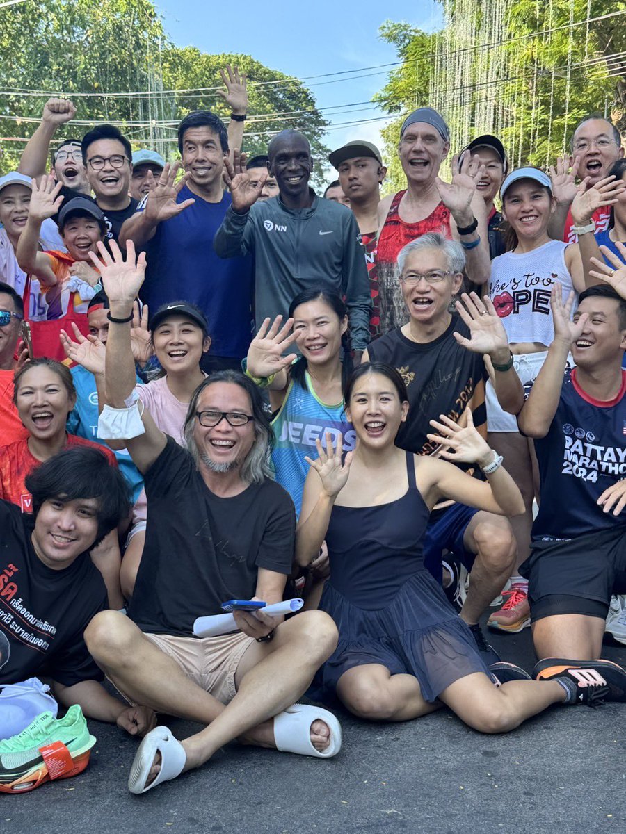 Welcome to Bangkok <a href="/EliudKipchoge/">Eliud Kipchoge - EGH🇰🇪</a>, greatest marathoner of all time!!! You are an inspiration to the world and it was a thrill to join you at Lumphini Park this morning!  Look forward to the Amazing Thailand Marathon on Sunday and many other runs and events! <a href="/chadchart_trip/">ชัชชาติ สิทธิพันธุ์</a>