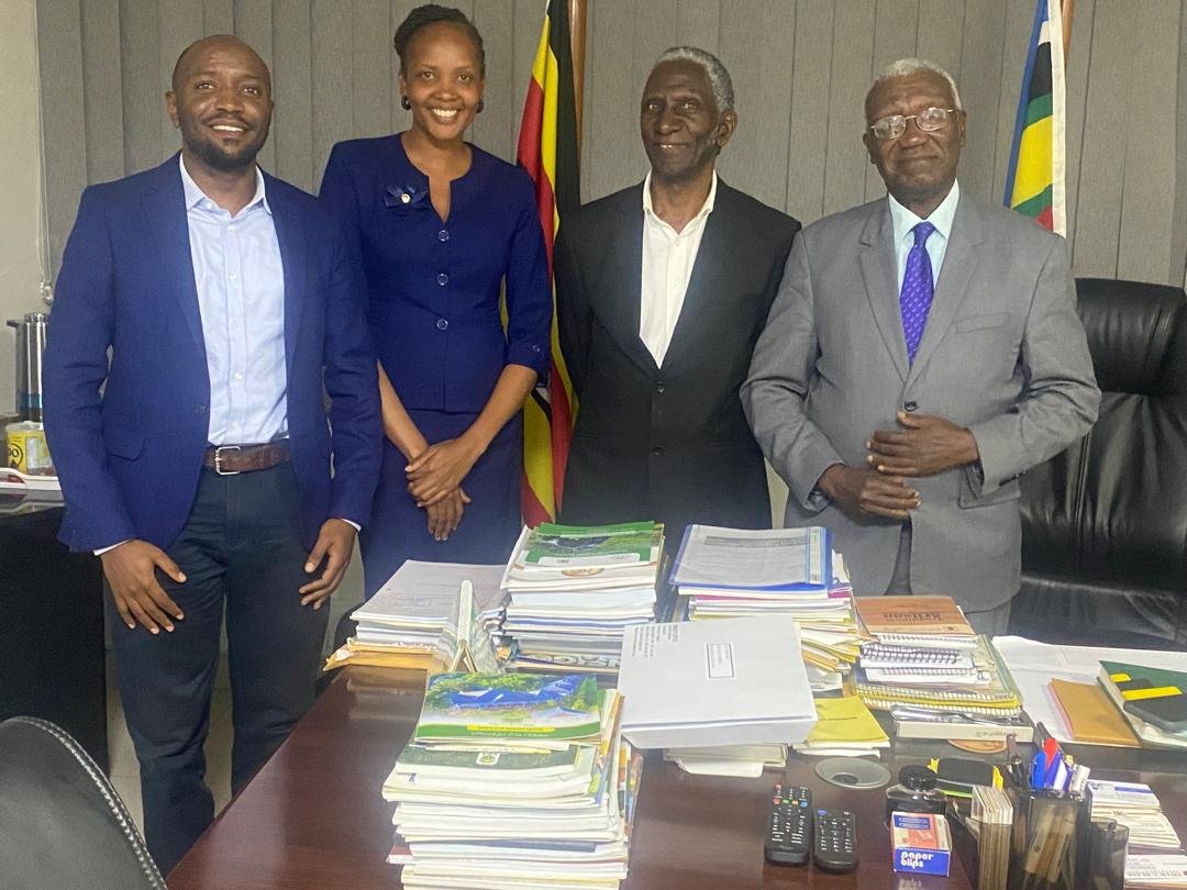FortFpcc50675's tweet photo. Meeting @MTWAUganda with Rtd Col Tom Butime, His Worship the Mayor Asaba Edison Ruyonga, DTC Richard, CTC Rabwoni and RCC rep @StateHouseUg. @RwenzoriMarathn https://t.co/ZcqUQtERlu