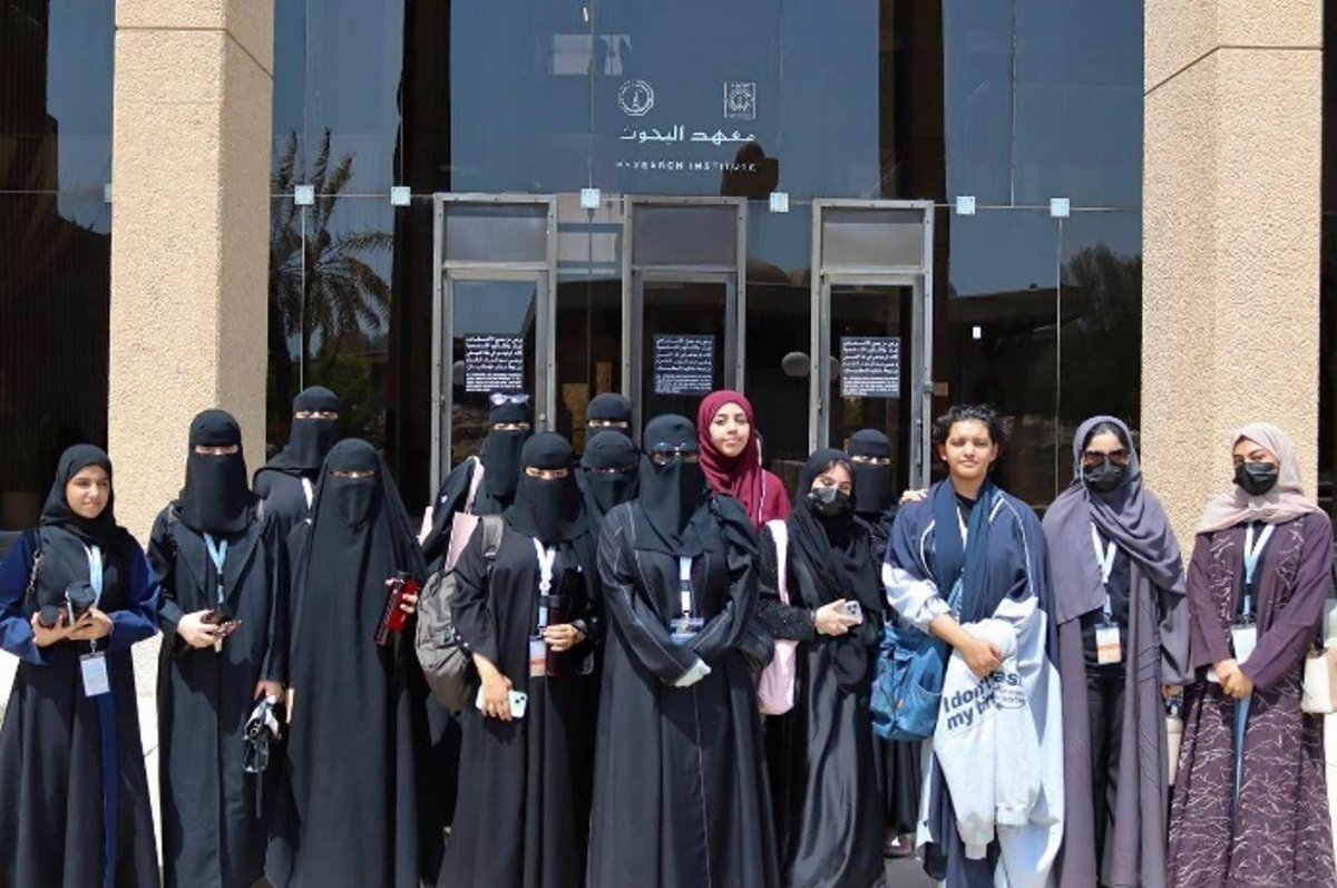 نحن مركز نظم الطاقة المستدامة فخورون بدعم 18 طالباً وطالبةً للمشاركة في مسابقة #إبداع_2025، لتعزيز الابتكار والبحث بما يتماشى مع #رؤية_المملكة_العربية_السعودية_2030. متحمسون للإنجازات العلمية التي سيحققها الجيل القادم !

#KFUPM
#IRCSES