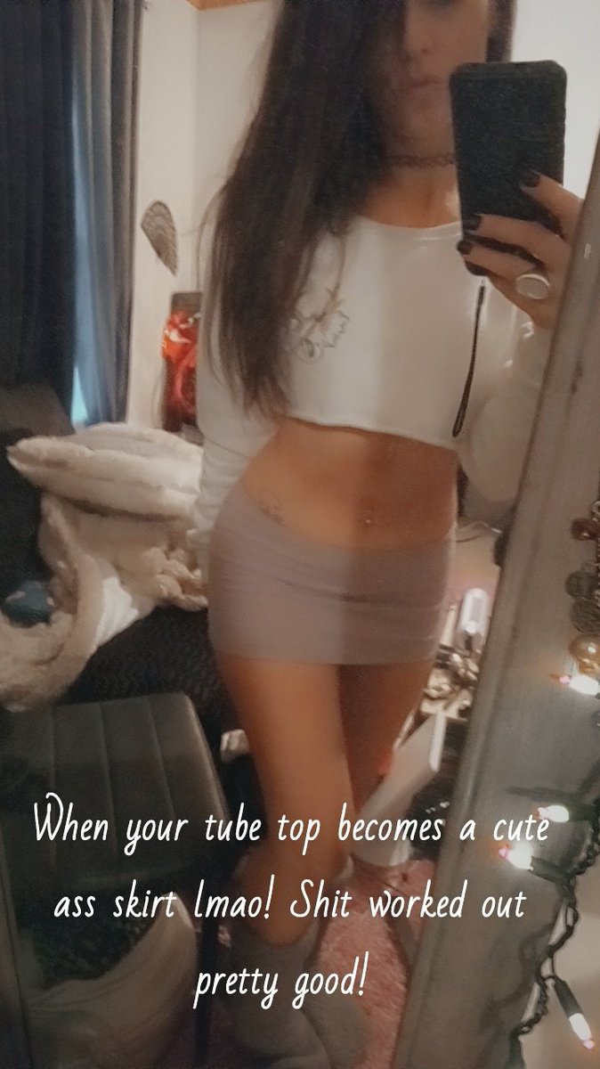 DevinluxXxCam's tweet photo. When my roomie gives me random pieces... Repurposed your top into a skirt boo 😜 thanx https://t.co/XdQQDsEyOT