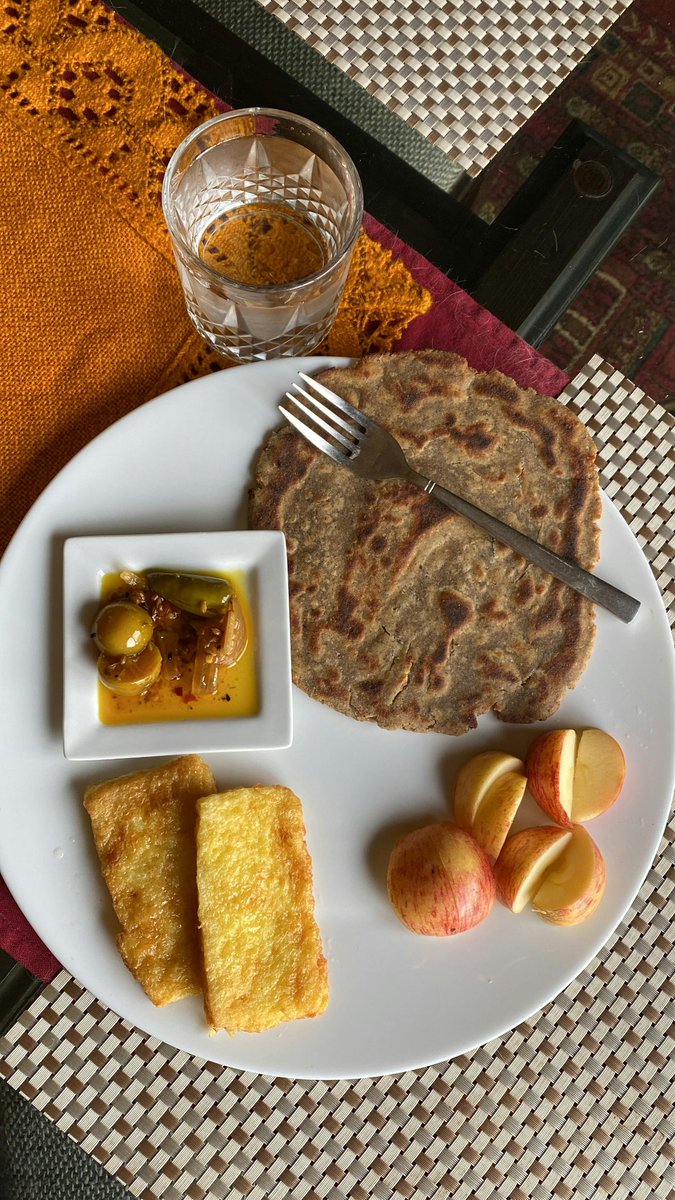 Pinki_000's tweet photo. Hey friend's 😀 

It's my Breakfast Time ☕ 🥞 

Come fast and join me 😀 

Cereal is like life: full of surprises, sometimes sweet, sometimes soggy, but always worth it. 🥣✨ #BreakfastWisdom https://t.co/iouJpkjcZc