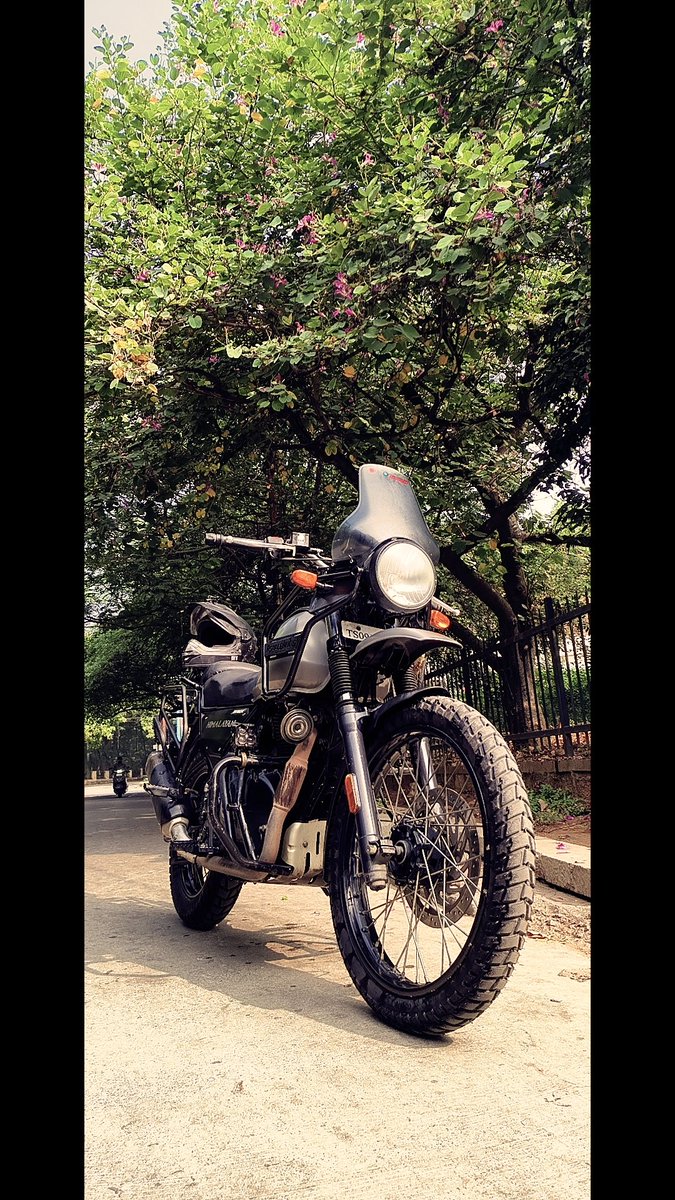 Bike : Himalayan 411
Odometer : 72k+
Mileage : city 25 highway - 30
<a href="/royalenfield/">Royal Enfield</a> <a href="/RoyalEnfieldIn/">Royal Enfield India</a>
<a href="/REhimalayan/">REhimalayan</a> ❤️