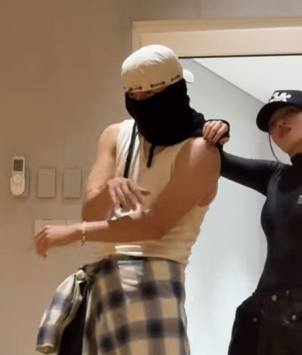 thvluvrr_'s tweet image. te quiero chupar tanto la pija hasta que mínimo te crezca 5 centímetros y mi único alimento hasta el día siguiente sea tu semen, en la escala del 1 al 10 te la quiero chupar unas 14 horas hasta que la verga te quede flácida y no puedas correrte nunca más