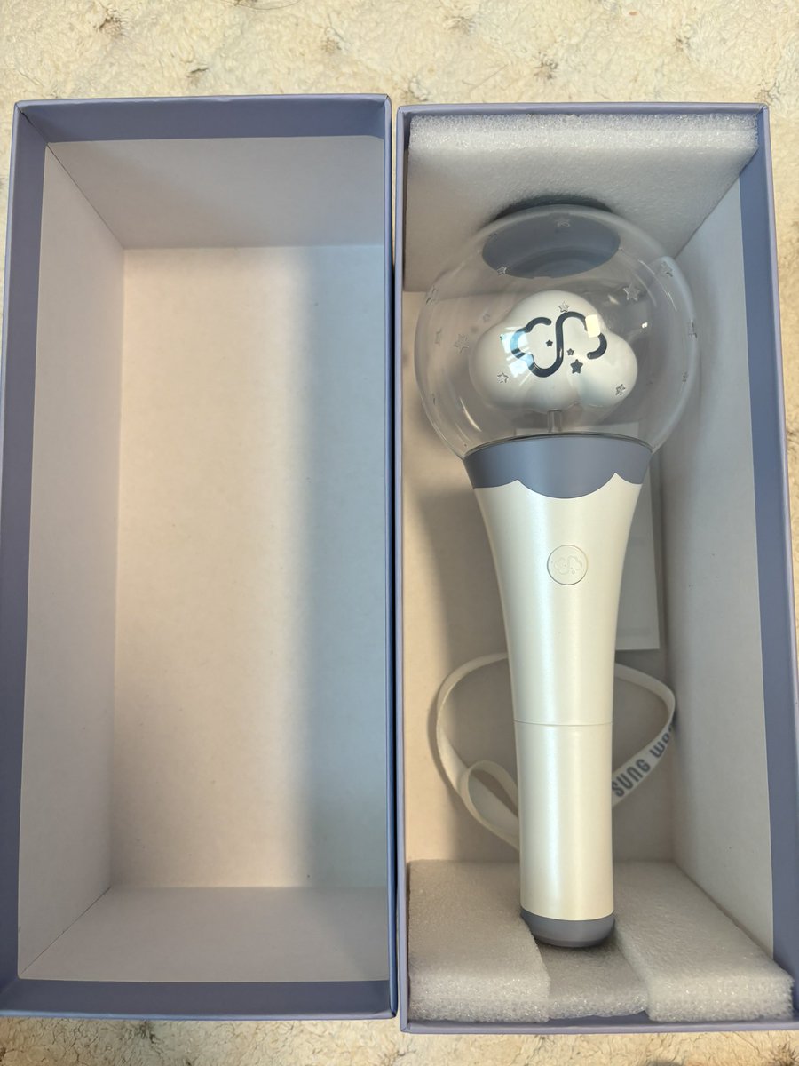 하성운 응원봉 판매합니다
택미포 10000원