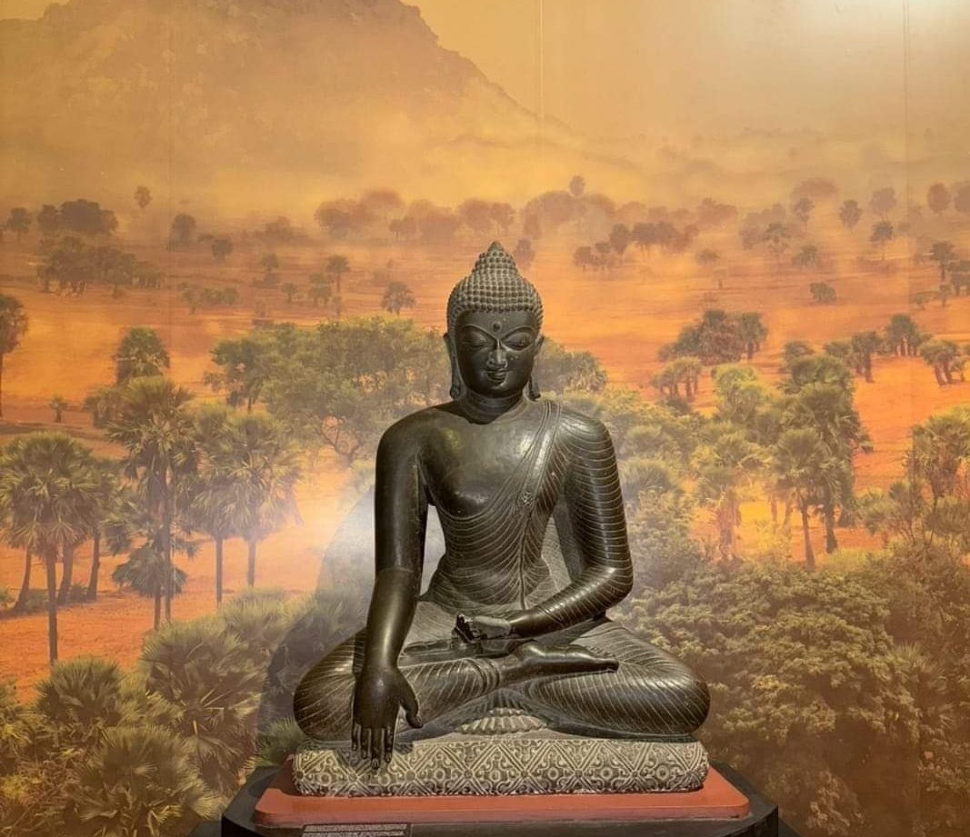 PratikVoiceObc's tweet photo. जितना मर्जी मस्जिदों में मंदिर ढुंढ लो लेकिन विदेशो में जाकर यही कहना पड़ेगा,

हम बुद्ध कि धरती से आए हैं.
नमो बुद्धाय। https://t.co/EDUBrlCcCG