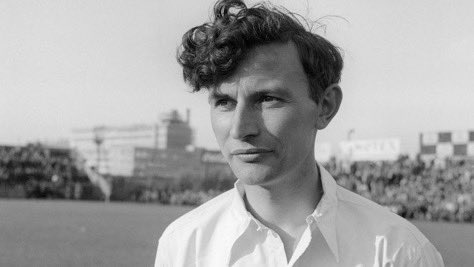 voltasport's tweet photo. 🙏🏻 1️⃣0️⃣4️⃣ Abe #Lenstra 
Hace 104 años nacía la leyenda neerladesa del SC Heerenveen, uno de los máximos goleadores de Paises Bajos así como de la historia logrando 648 goles oficiales. En 1977 un accidente cerebrovascular le apartó del fútbol y que acabó con su vida en 1985. https://t.co/dNqWnKqffG