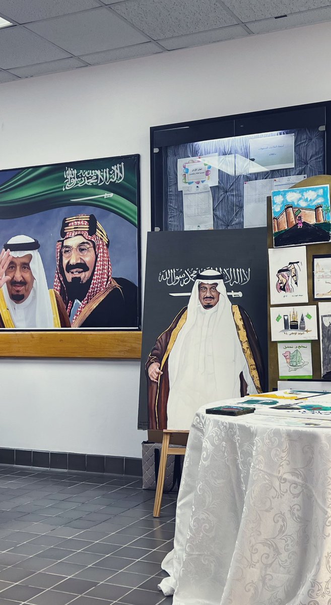 x_khulod's tweet photo. تم بحمد الله اتمام التدريب الثاني " التعليمي "
شاك��ة للمدرسة الابتدائية الثالثة والخمسون بالسماح لي بالتواجد كطرف مساعد بالتوجيه الطلابي ومشاركتهم الانشطة الجميله في بيئة تعليمية جميلة 💞💞

@MOE_EPR_14_0040 https://t.co/2wFAJ1lyyo