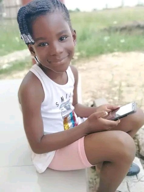 Bo_Sepiso's tweet photo. So you just had to walk the earth for 8 years.. my Nakalasa let's hit pause .. Lord why take my dota at such an age.. https://t.co/4MDGcJFv4a