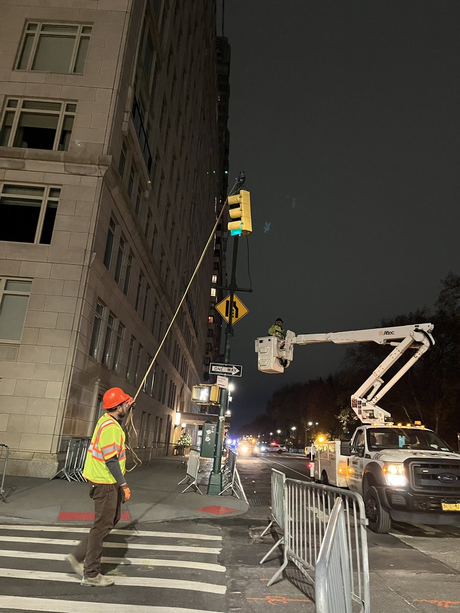 NYC DOT tweet media